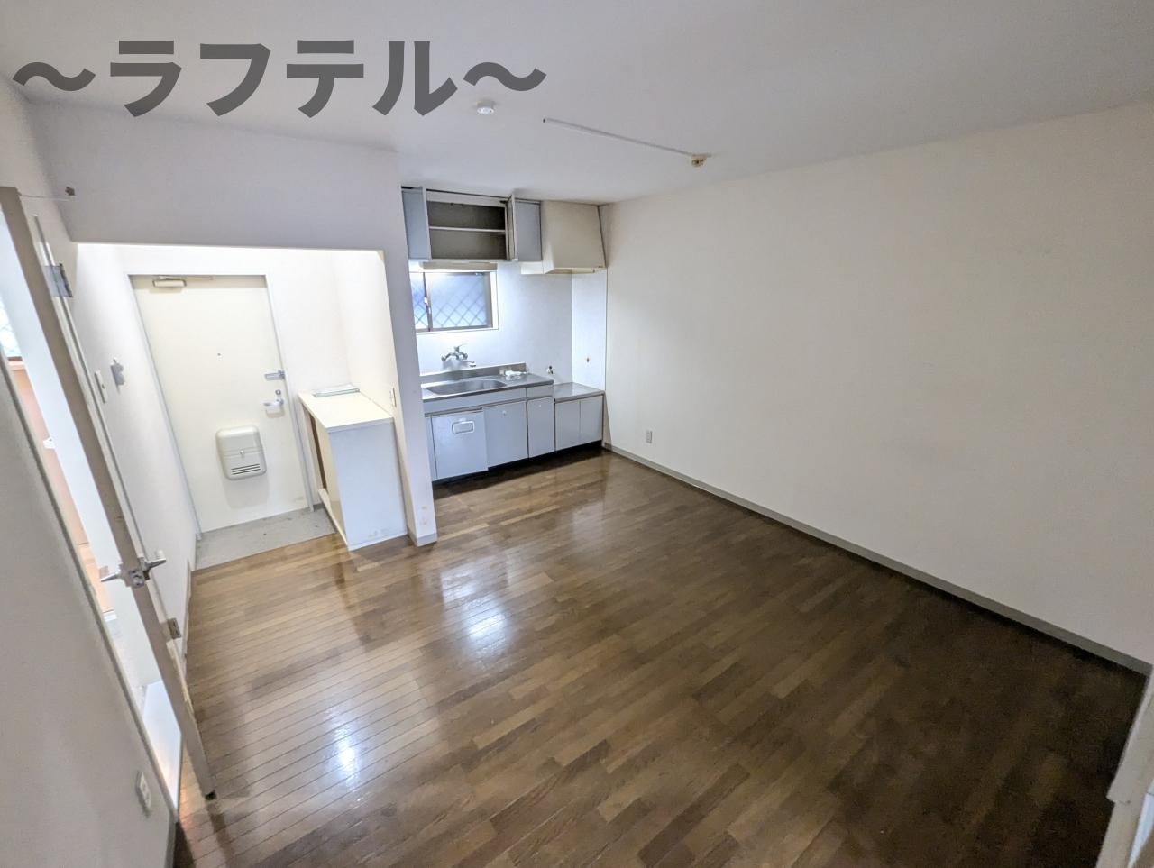 所沢市東狭山ケ丘２丁目のアパートの居間・リビング