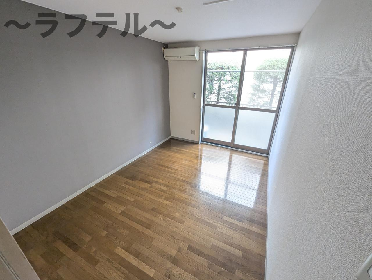 所沢市東狭山ケ丘２丁目のアパートの居間・リビング