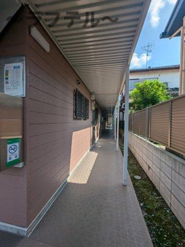 所沢市東狭山ケ丘２丁目のアパートのロビー