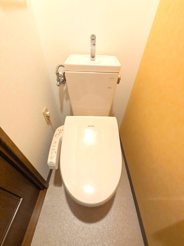 プチ・フルールのトイレ|ゆったりとした空間のトイレです