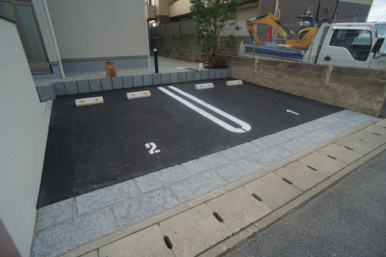 Ｅｃｒａｒｇｅ（エクラージュ）の駐車場