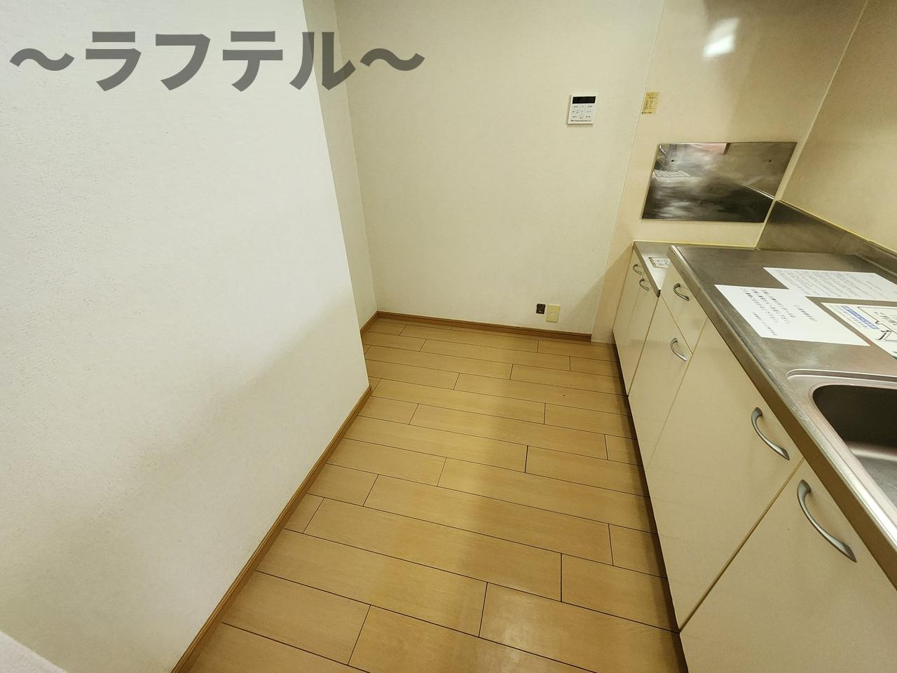 オネスティ　ユー　カレントのキッチン|別部屋イメージ写真　反転タイプ