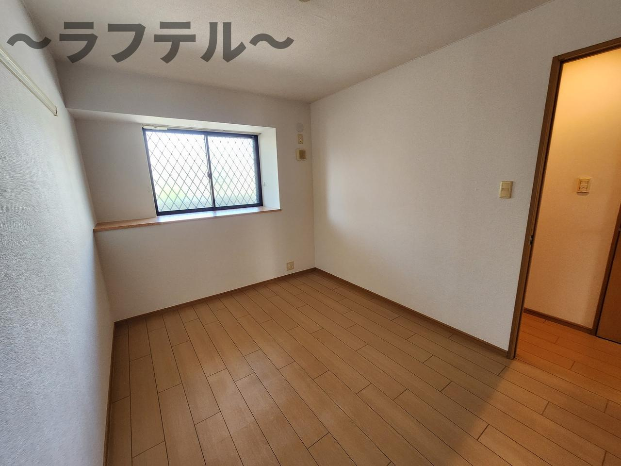 オネスティ　ユー　カレントの洋室|別部屋イメージ写真　反転タイプ