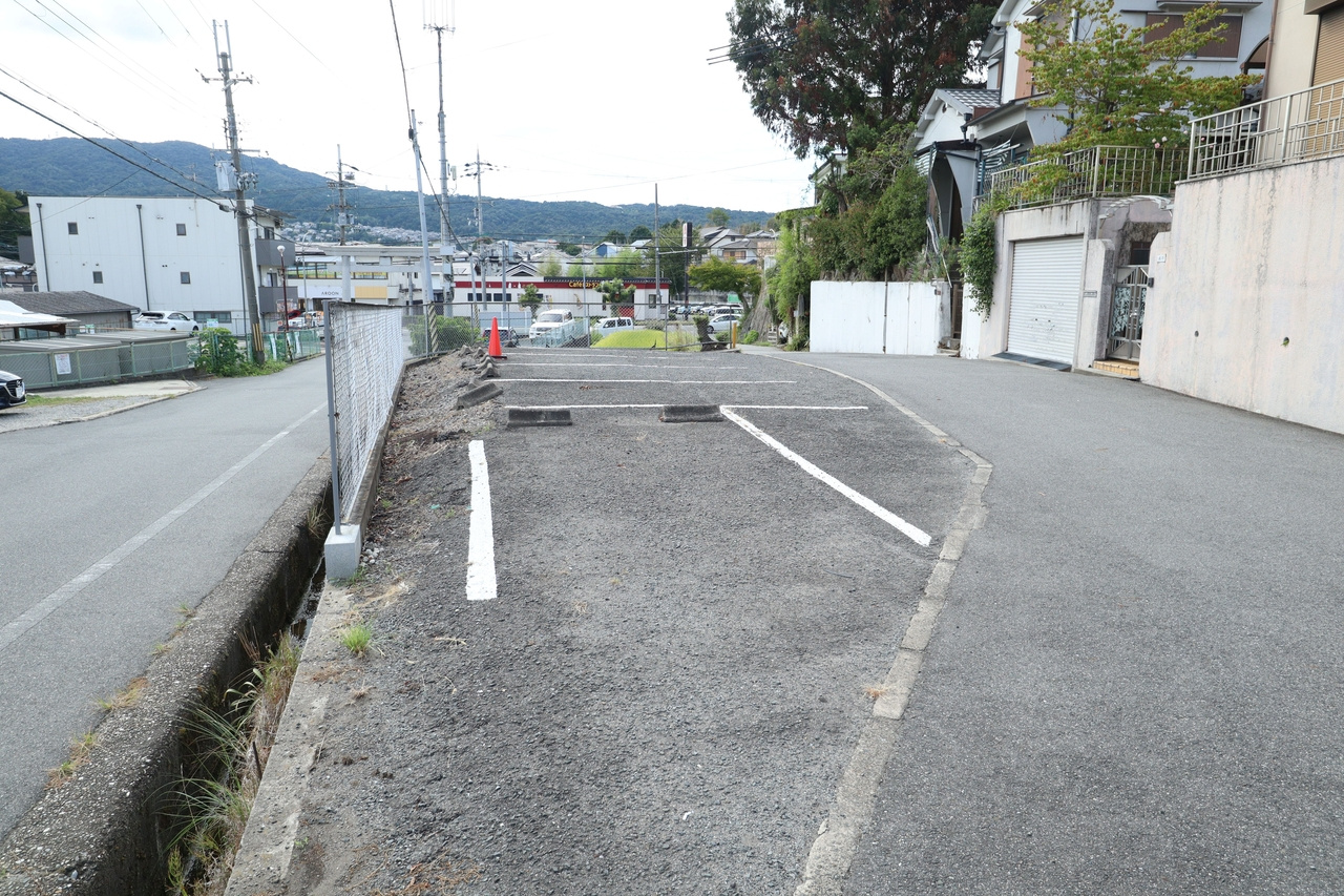 パークヒル光明の駐車場