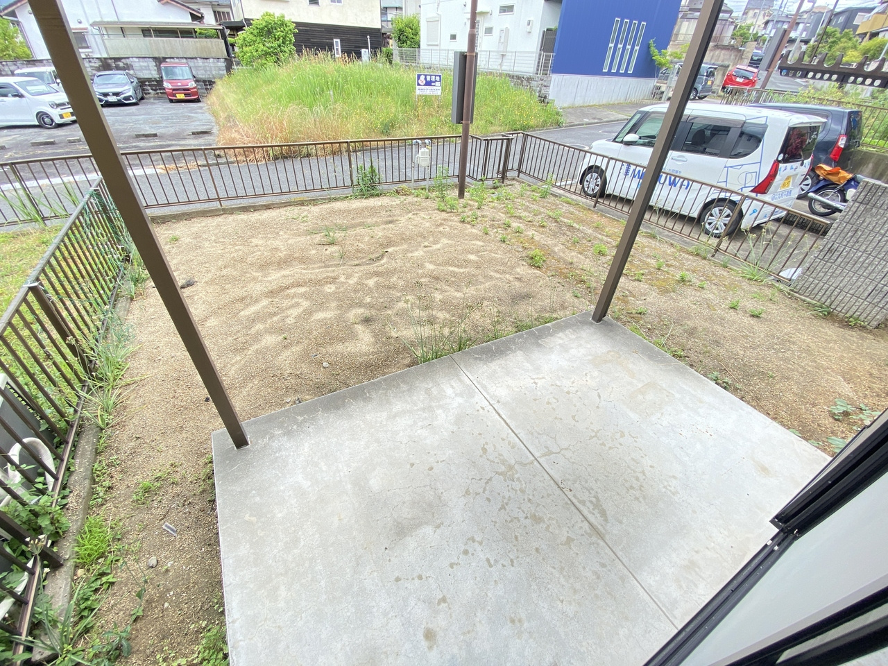 コンフォート朱雀Ⅵの庭|簡単な家庭菜園も楽しめるお庭です