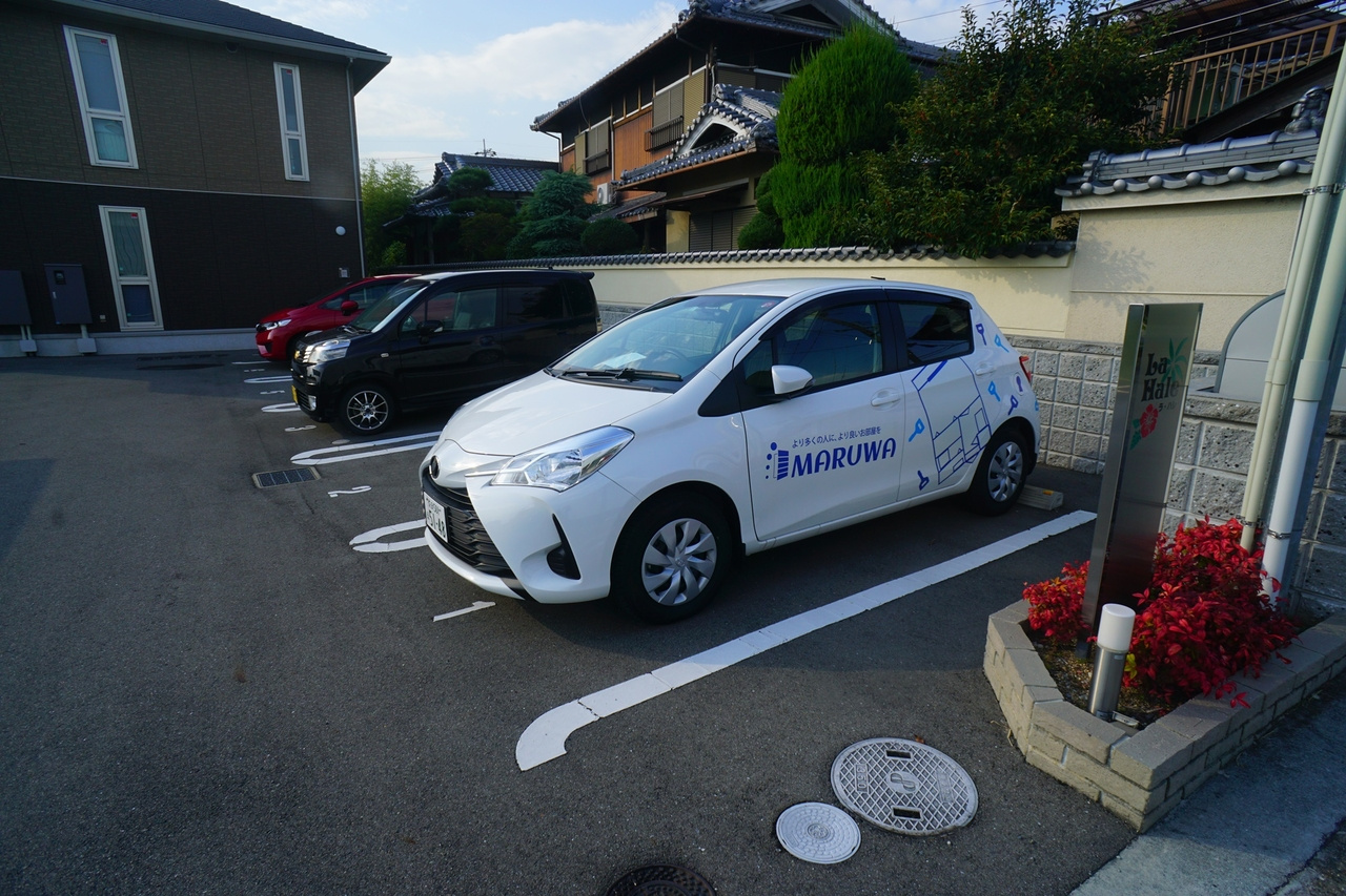 ラ・ハレの駐車場