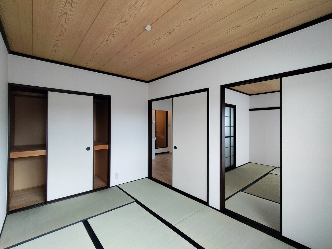 ボヌール菅原町の和室