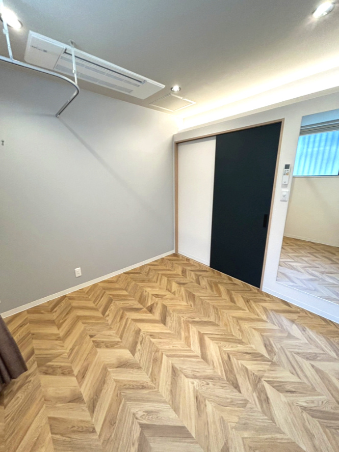レジデンズ壱0・参（レジデンス國富）1階店舗の内装|Ethtetic Room