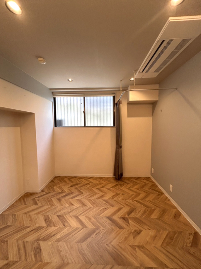 レジデンズ壱0・参（レジデンス國富）1階店舗の内装|Ethtetic Room