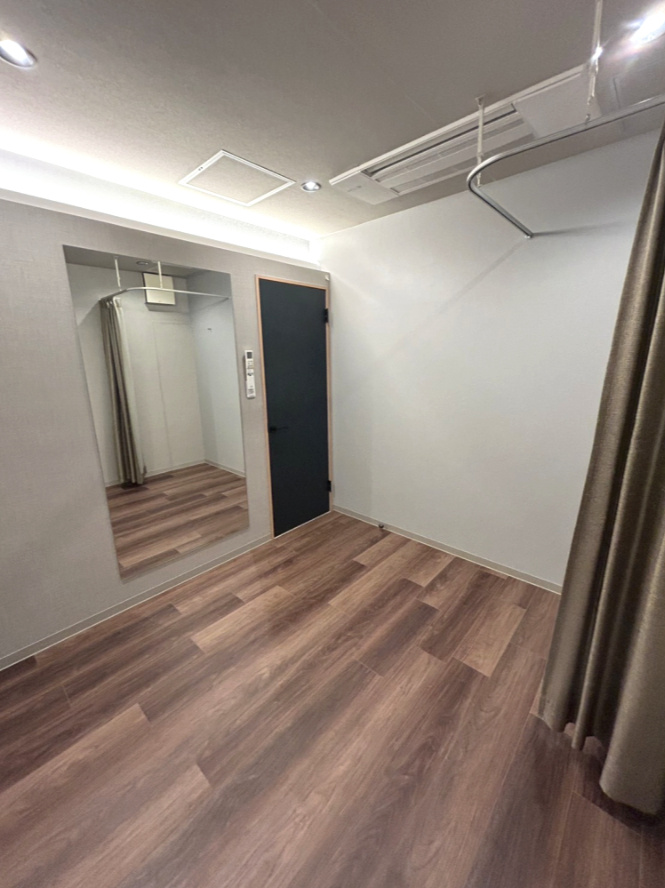 レジデンズ壱0・参（レジデンス國富）1階店舗の内装|Stretch Room 2