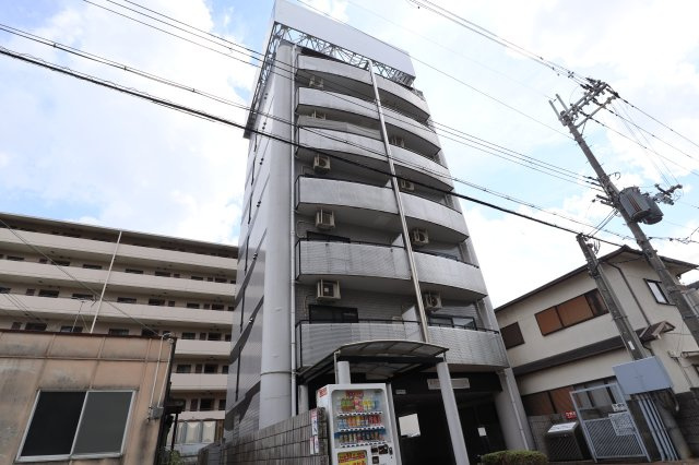 五位堂片岡マンションの外観