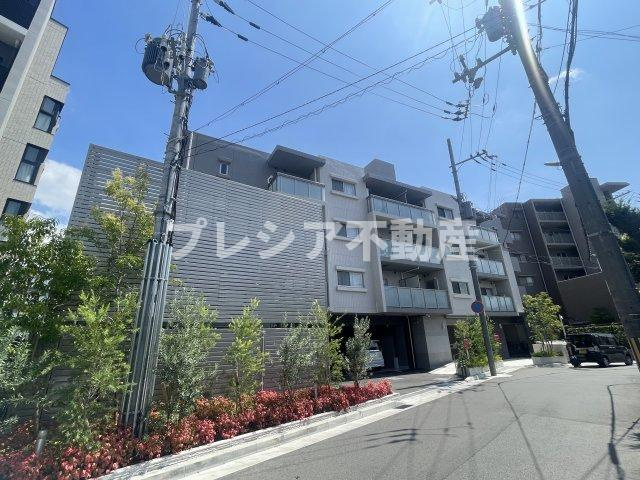 スプランディッド甲子園の外観