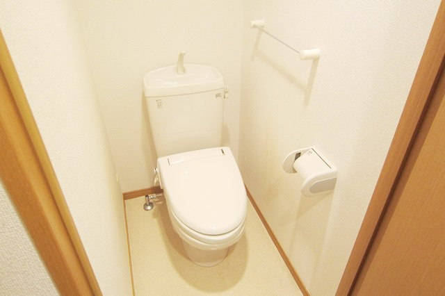 グレースヴィレッジのトイレ|別号室の参考写真です。