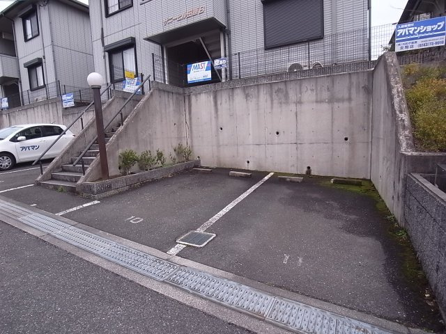 サニーヒル田原Bの駐車場