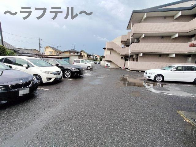 クレールメゾンの駐車場