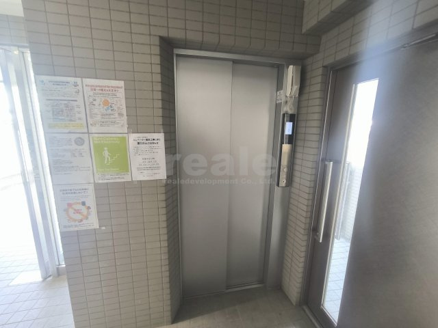 杉並区宮前５丁目の賃貸マンションのエントランス