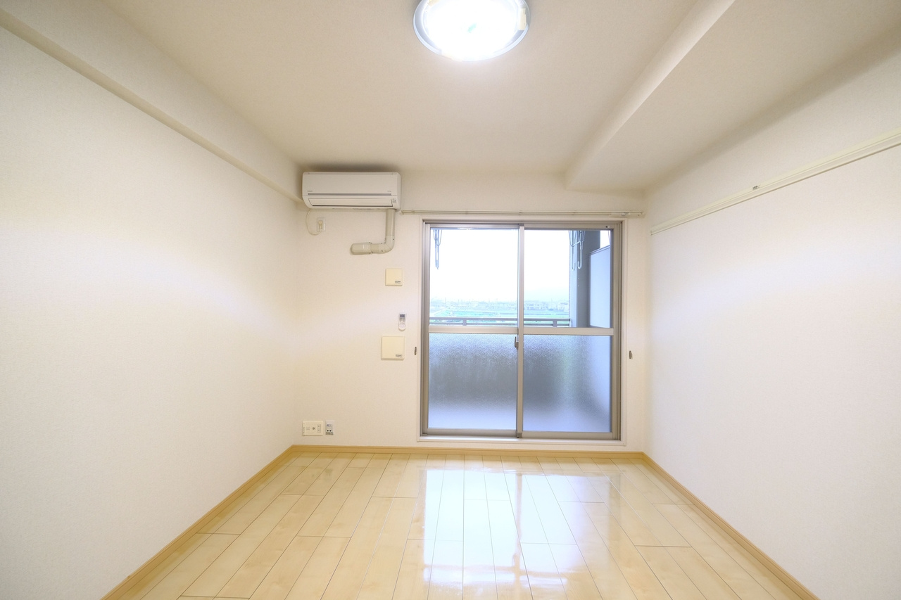 橿原市木原町の賃貸マンションの洋室