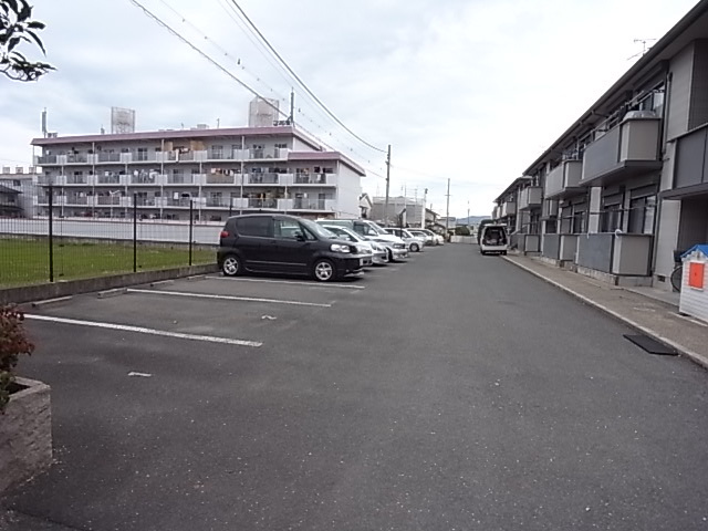メゾンヴェールＡの駐車場