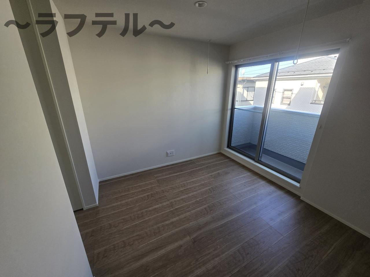 GRADUS 武蔵藤沢Ⅲの居間・リビング|同メーカー施工　別部屋イメージ写真