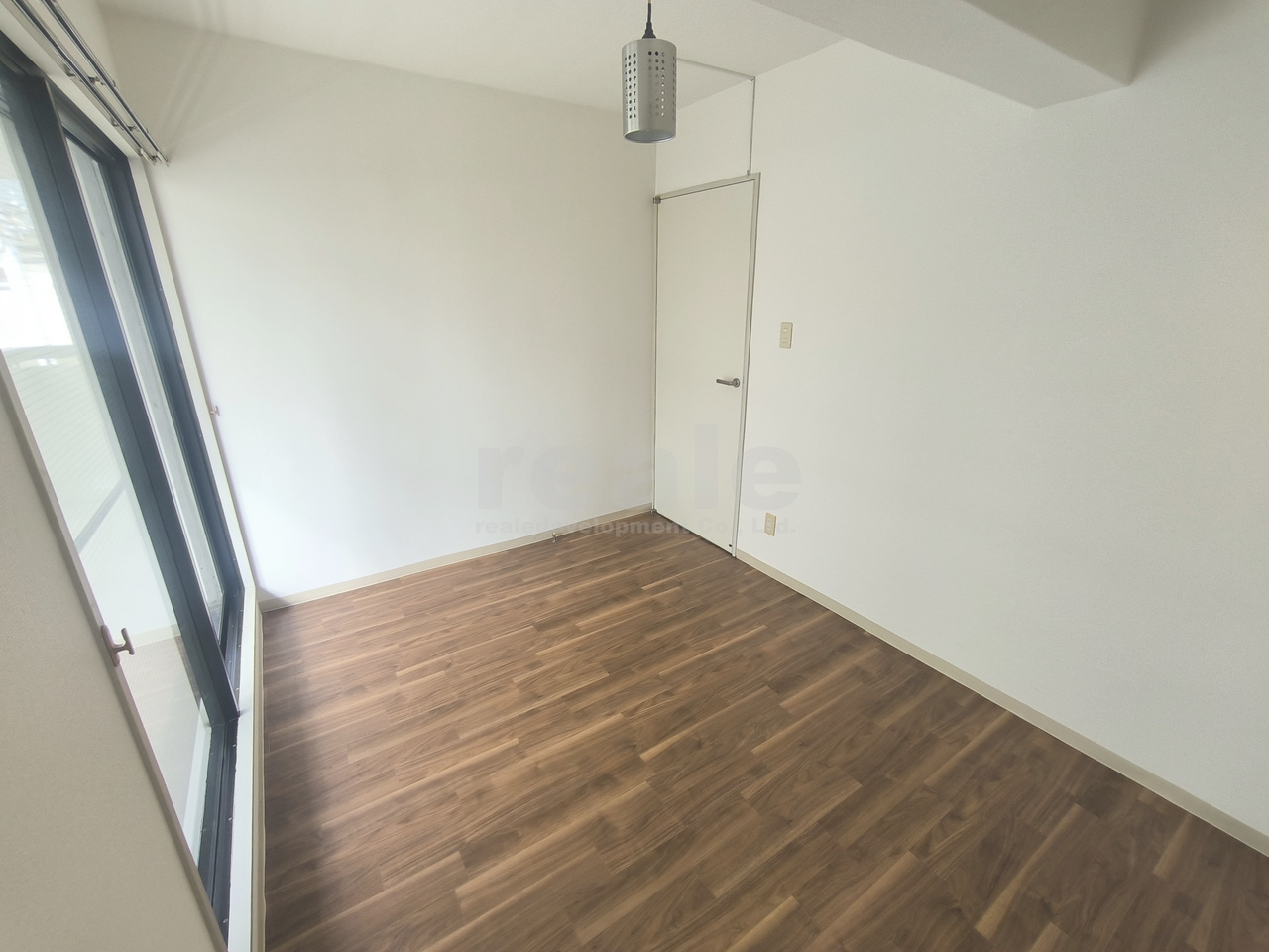 三鷹市新川６丁目の賃貸マンションの洋室