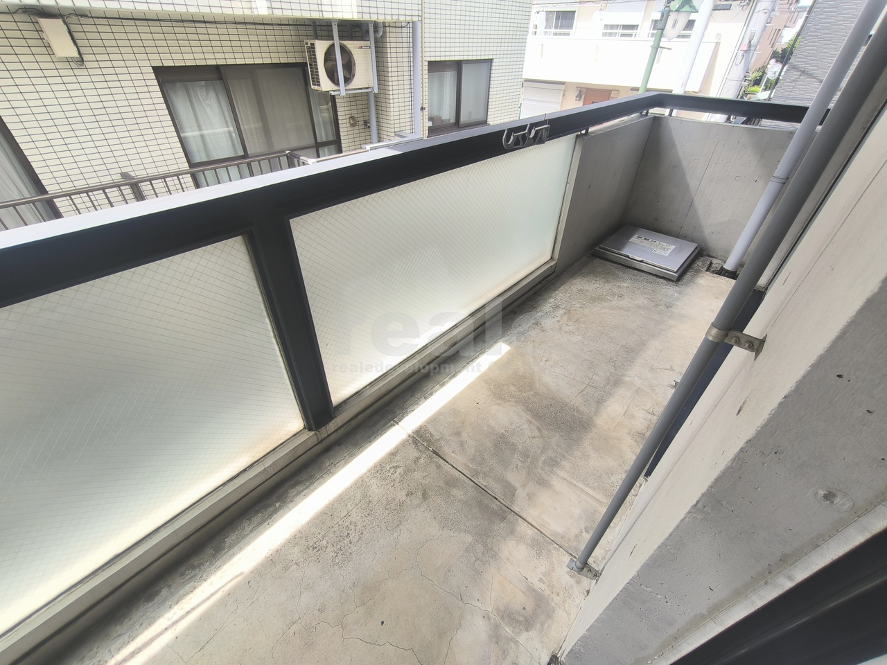 三鷹市新川６丁目の賃貸マンションのバルコニー