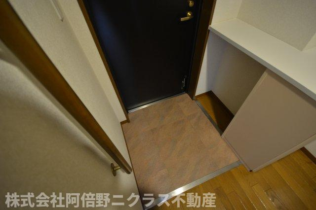 ぷりんすマンションの玄関|内装は別部屋の参考写真です。
