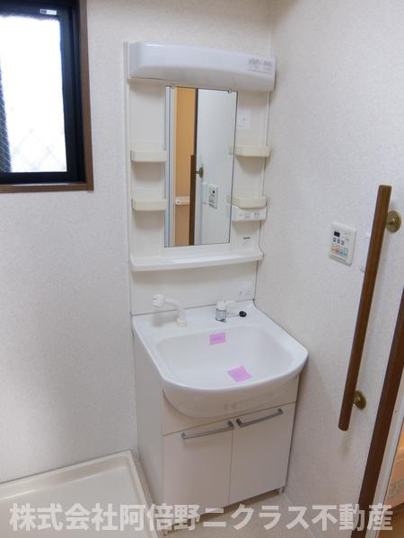 ぷりんすマンションの洗面所|内装は別部屋の参考写真です。