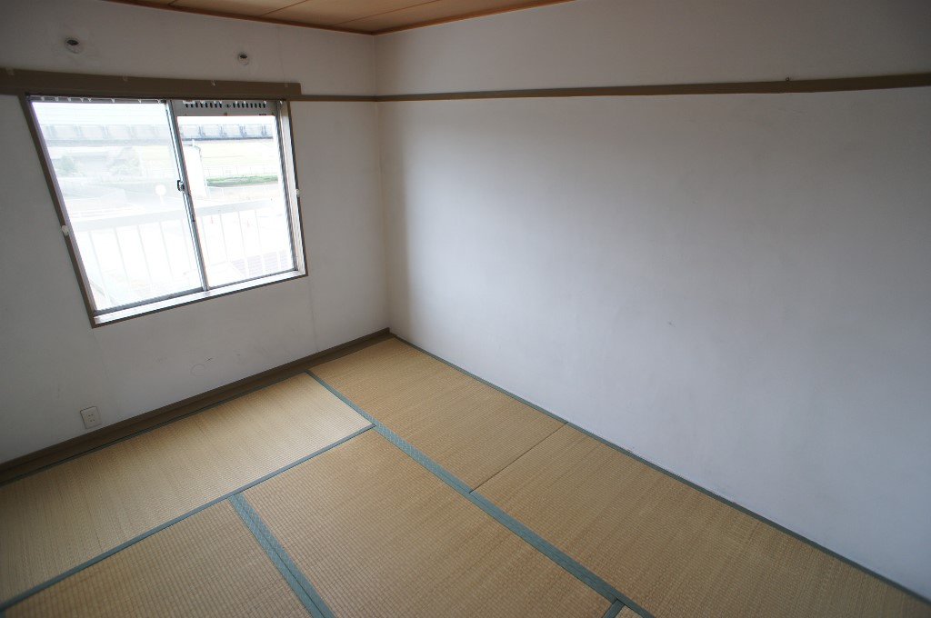 コーポレート筒井の和室
