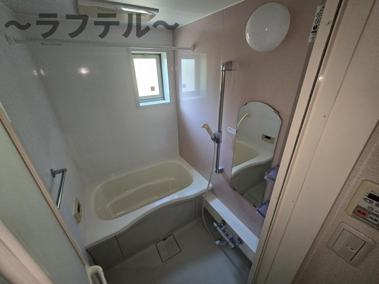 ハーヴェスト中央B棟の浴室