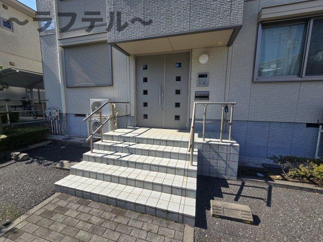ハーヴェスト中央B棟のエントランス