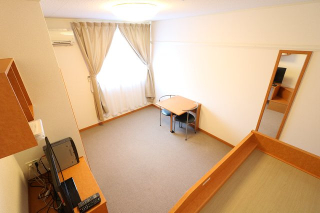 レオパレスシュークル　大和桜井の居間・リビング