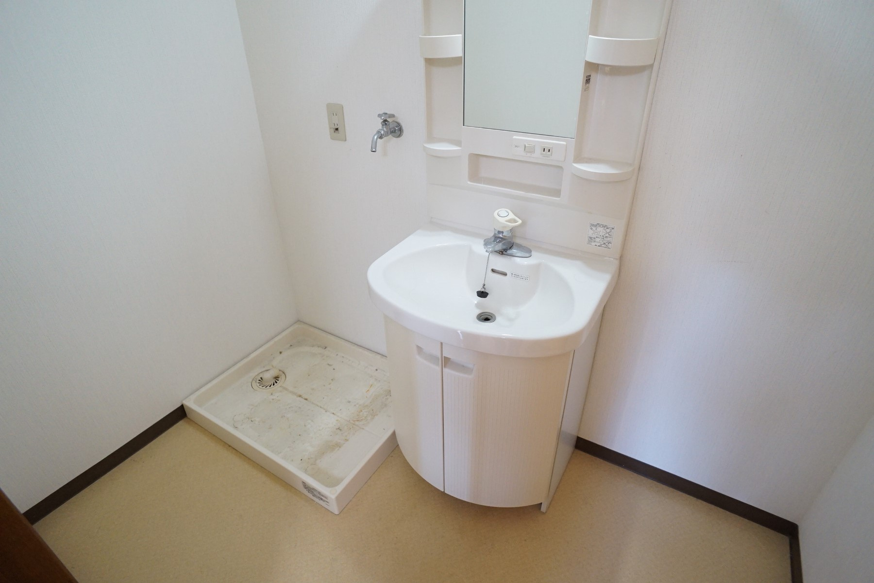 北和通商ビルの洗面所