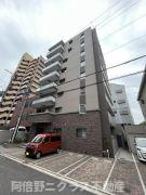 ラヴィベール上町台の駐車場