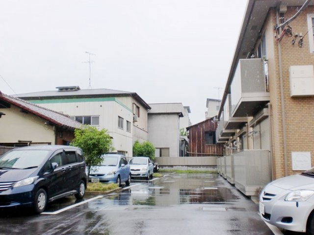 メゾン・ド・コートの駐車場