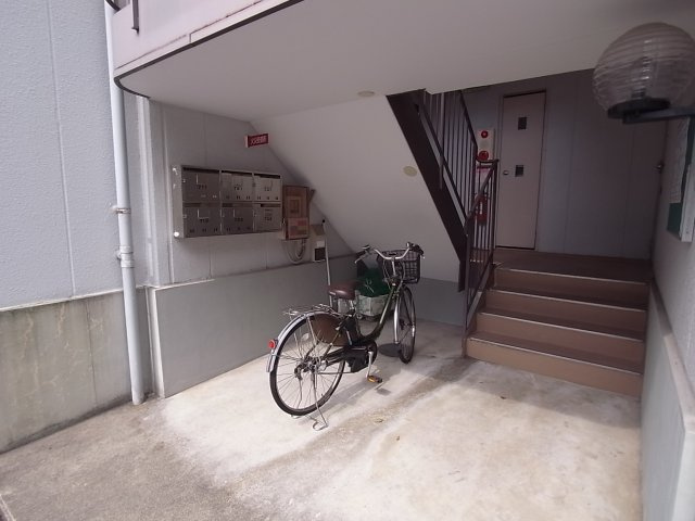 ハイライフ東生駒のロビー