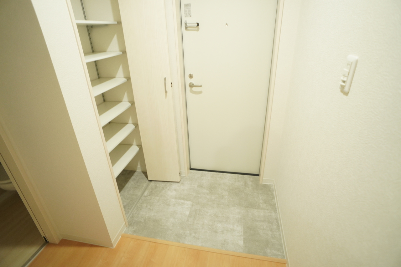 GRM富雄元町の玄関