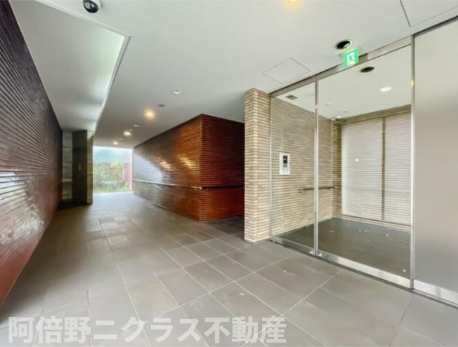 レシオ安堂寺のエントランス
