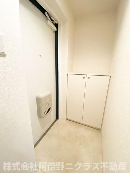 エスカーサ大阪阿倍野パークビューの玄関|内装は別部屋の参考写真です。