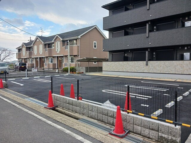 ジュピタ―の駐車場