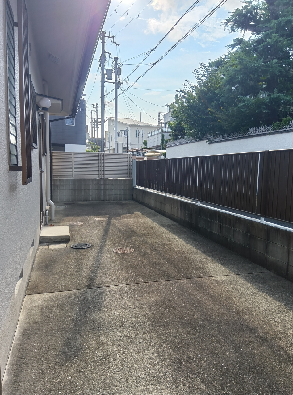 松ノ内町貸家の駐車場