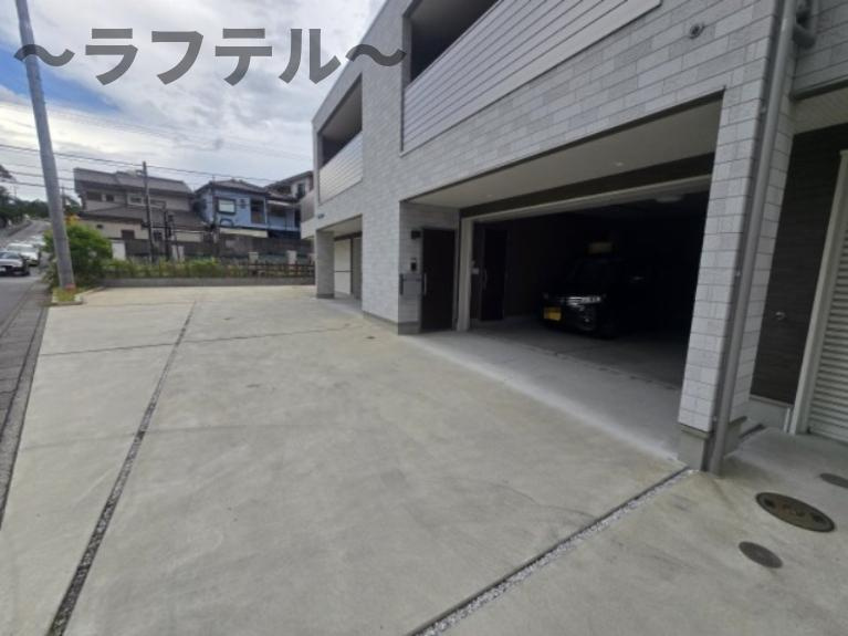 エミベース　入間　鍵山の駐車場