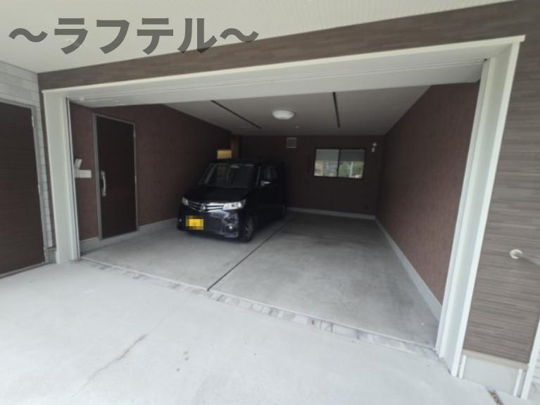 エミベース　入間　鍵山の駐車場
