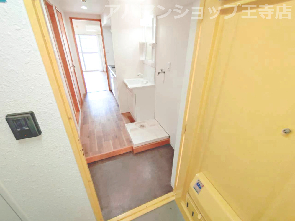亀井弐号館の玄関