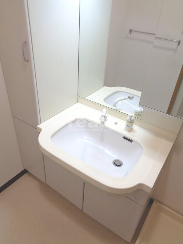 杉並区西荻北３丁目の賃貸マンションの洗面所