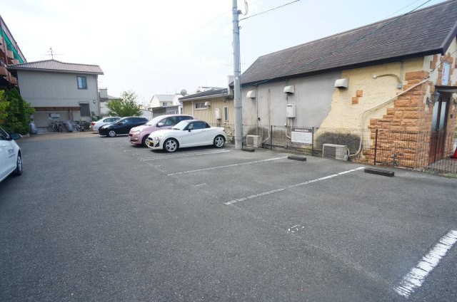 ハートウィルの駐車場