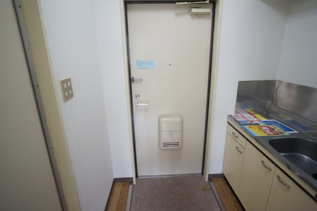 ハイタウンＢ棟の玄関