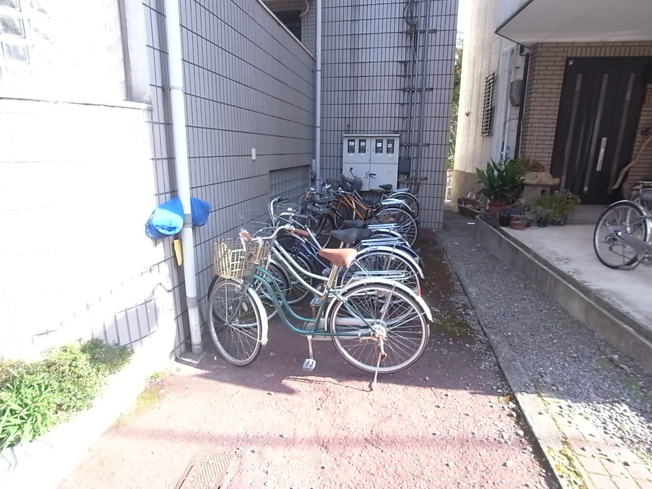 メゾンドヒルの駐車場