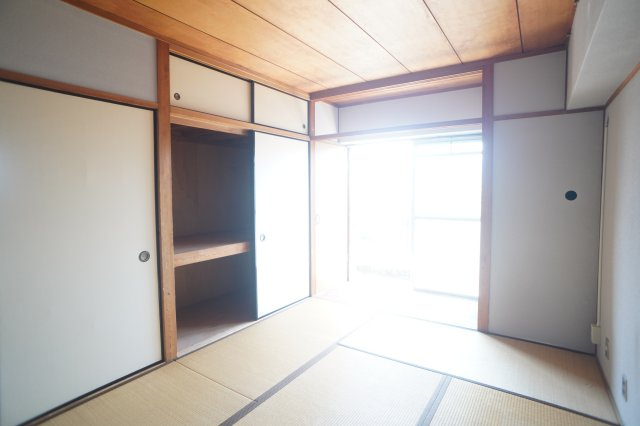 河本マンションの和室