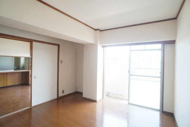 河本マンションの洋室