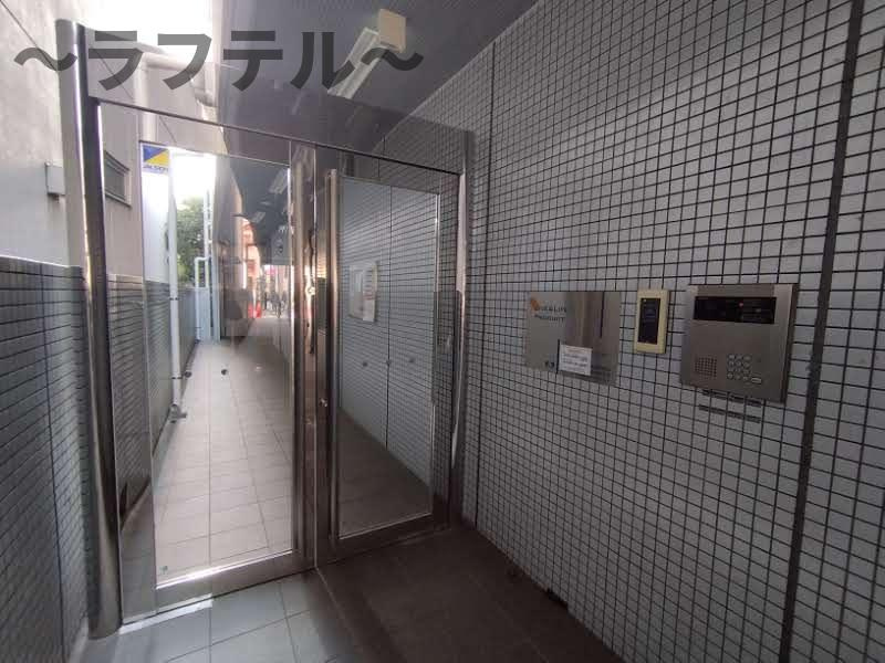 プロぺ所沢ビルⅡのエントランス
